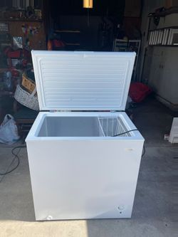 Midea Chest Freezer