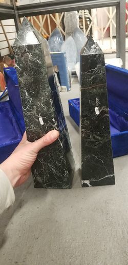 Black Onyx Obilisk tower