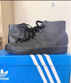 Adidas Boot Style Women’s 8