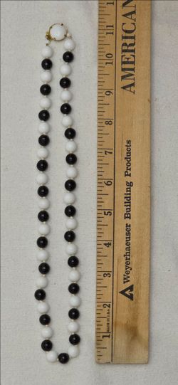 22" black & white glass beads