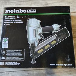 Metabo HPT 2-1/2-in 15 -Gauge Pneumatic Angled Finish Nailer #2409