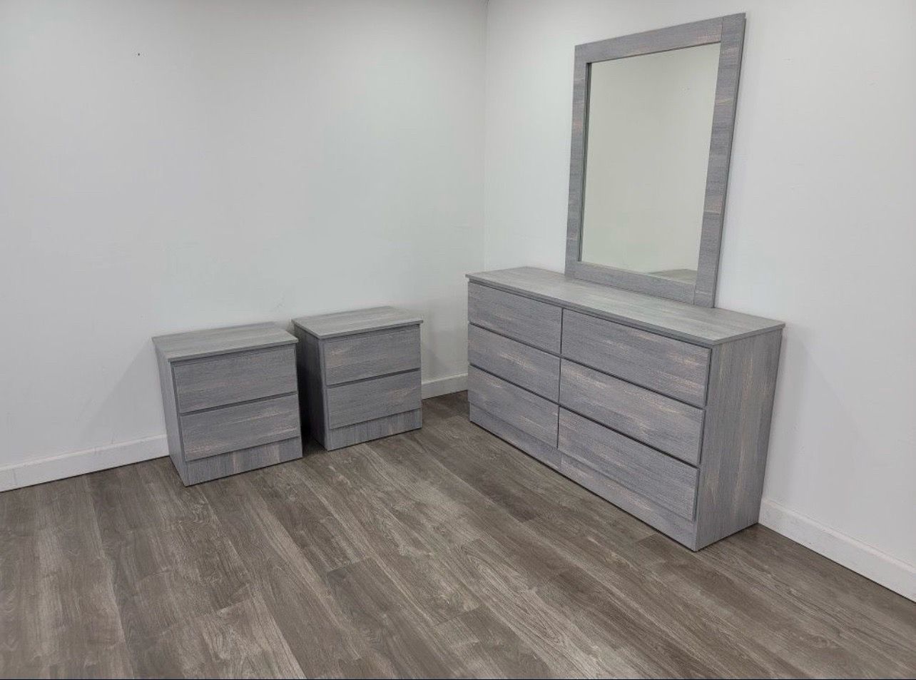 Dresser whit mirror and 2 nightstands - Cómoda con espejo y 2 mesitas de noche