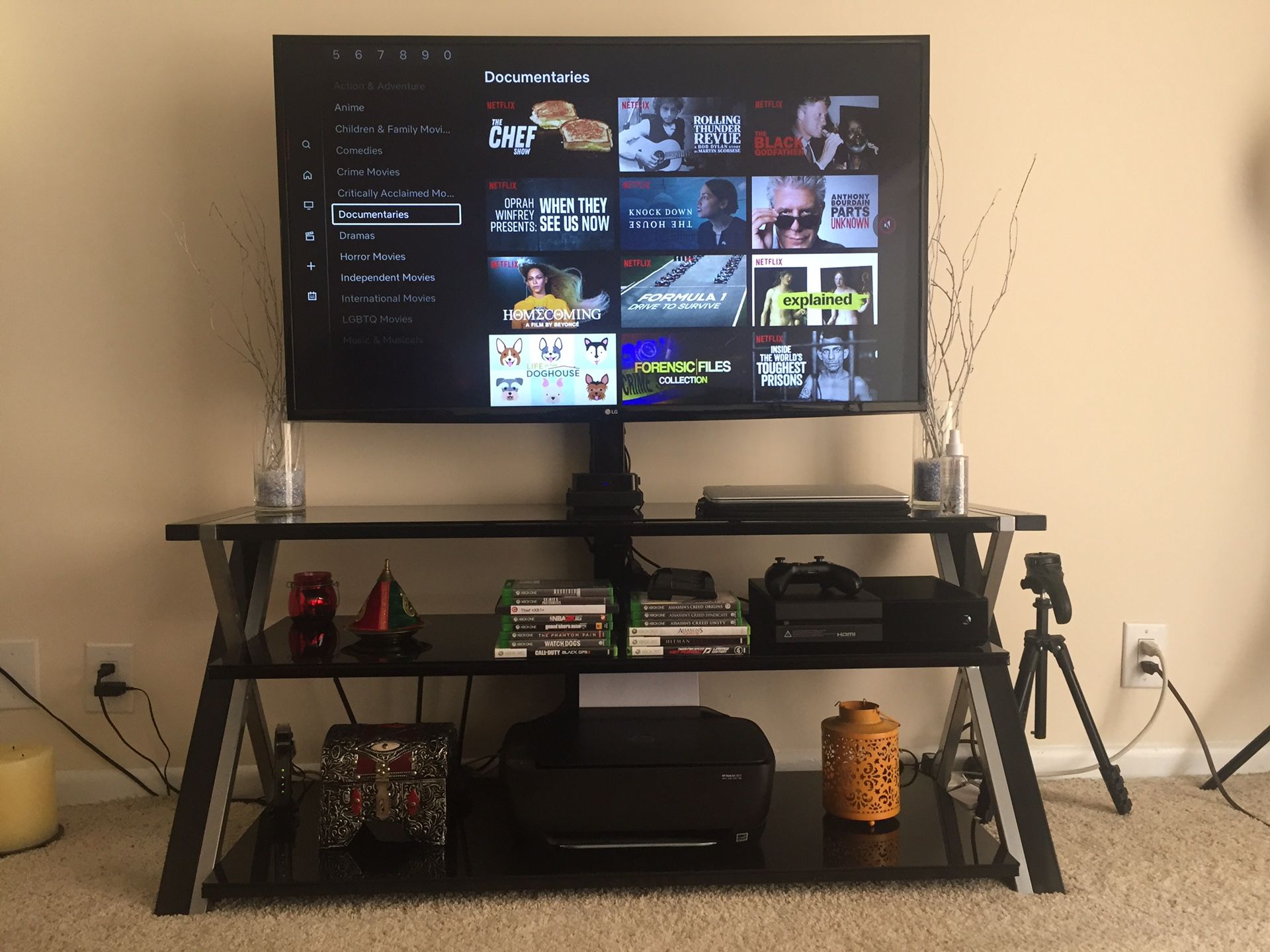 TV Stand Black Glass Finish w/ Mount