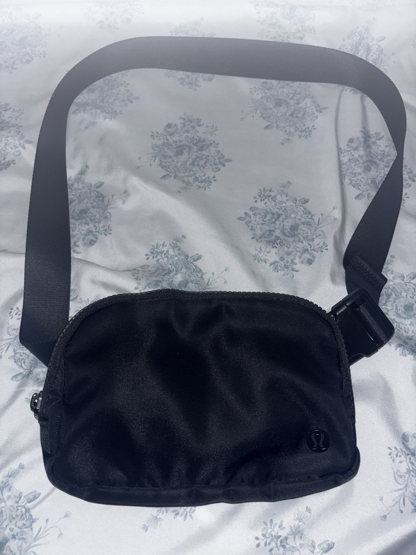 lululemon belt bag