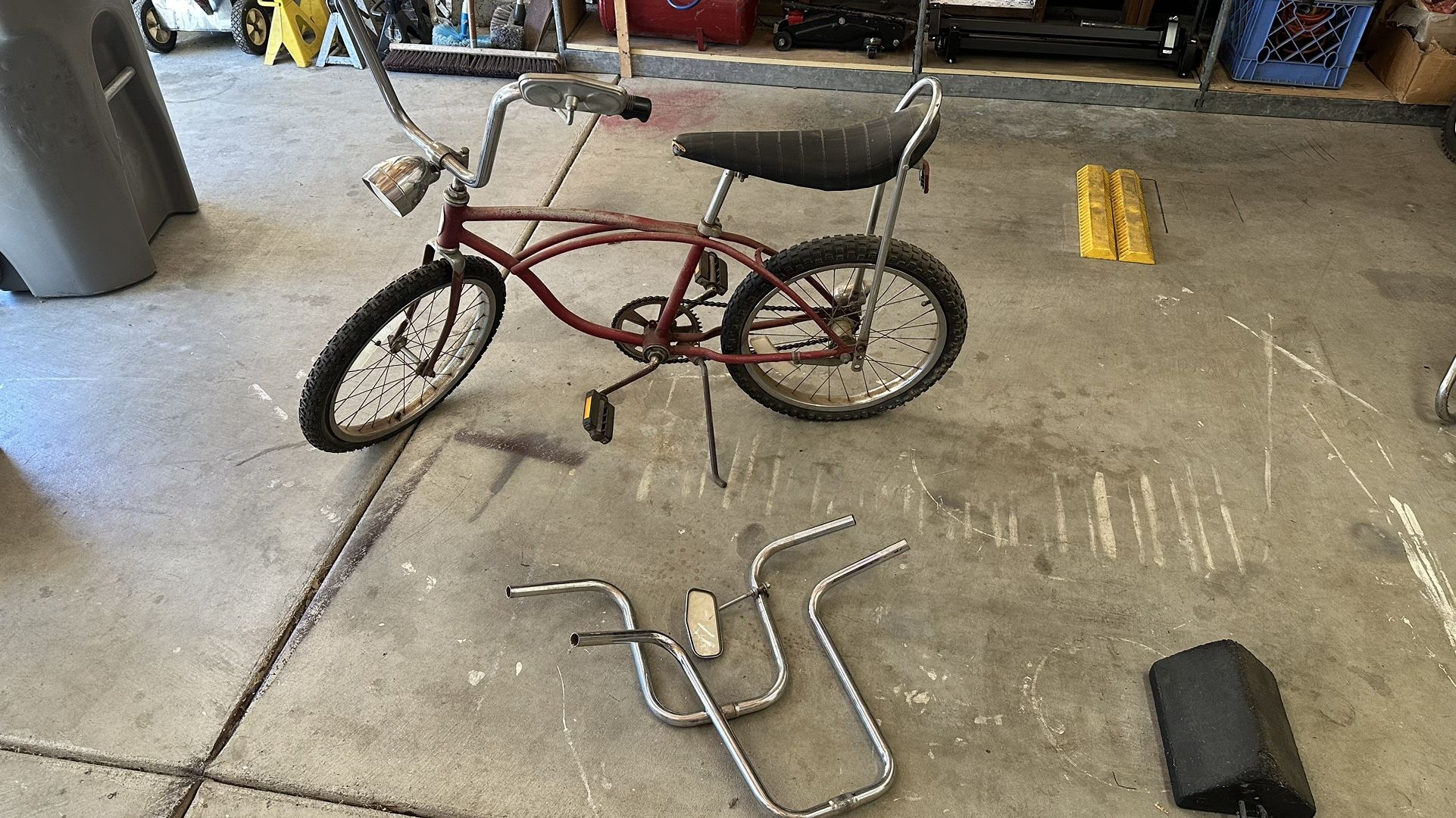 Vintage 1977 Schwinn Bicycle