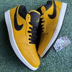 Jordan 1 Low University Gold