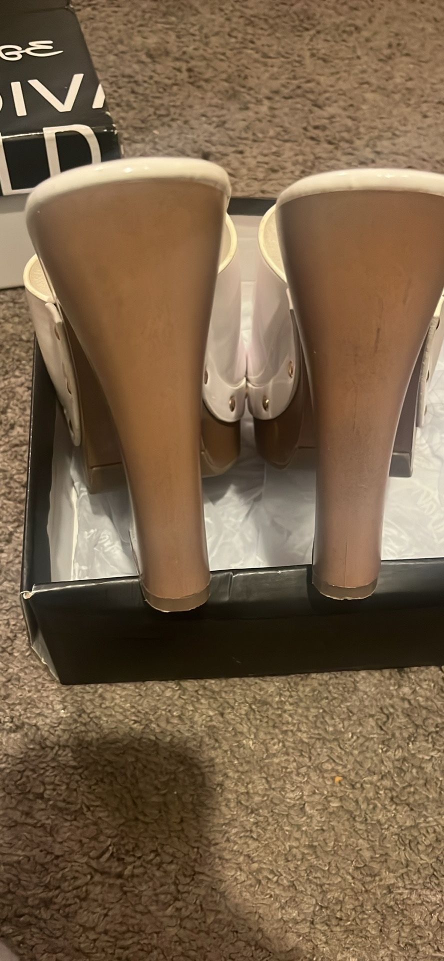 White Wedges