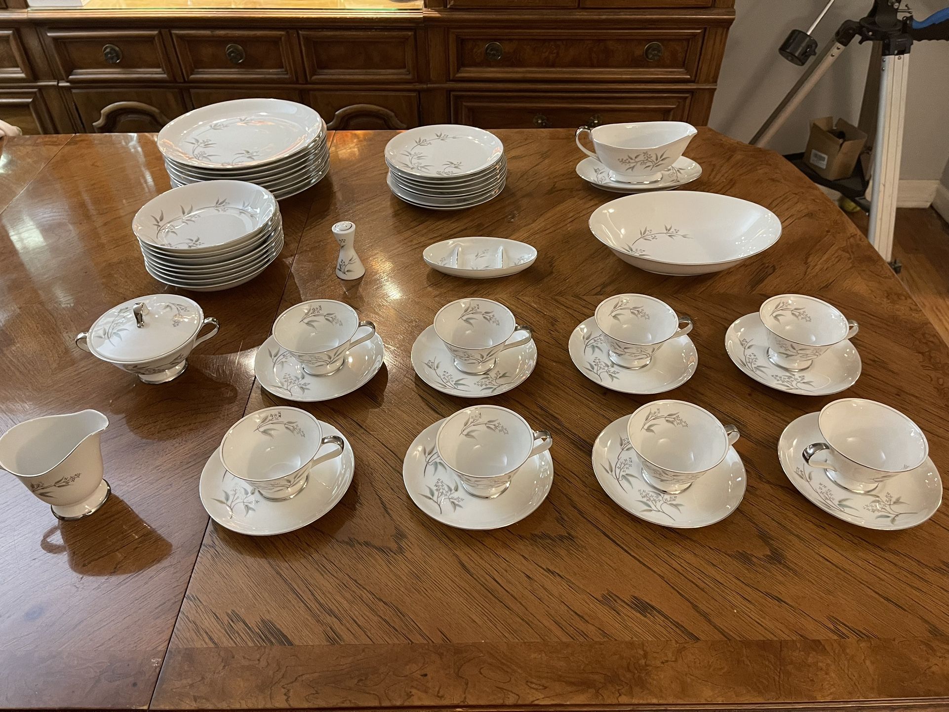 Like New - Vintage - 47 Piece - Made Exclusively for Grace China - Seyei Japan - “Alyson” Dinnerware Set for 8