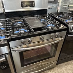 Frigidaire gas stove 30”