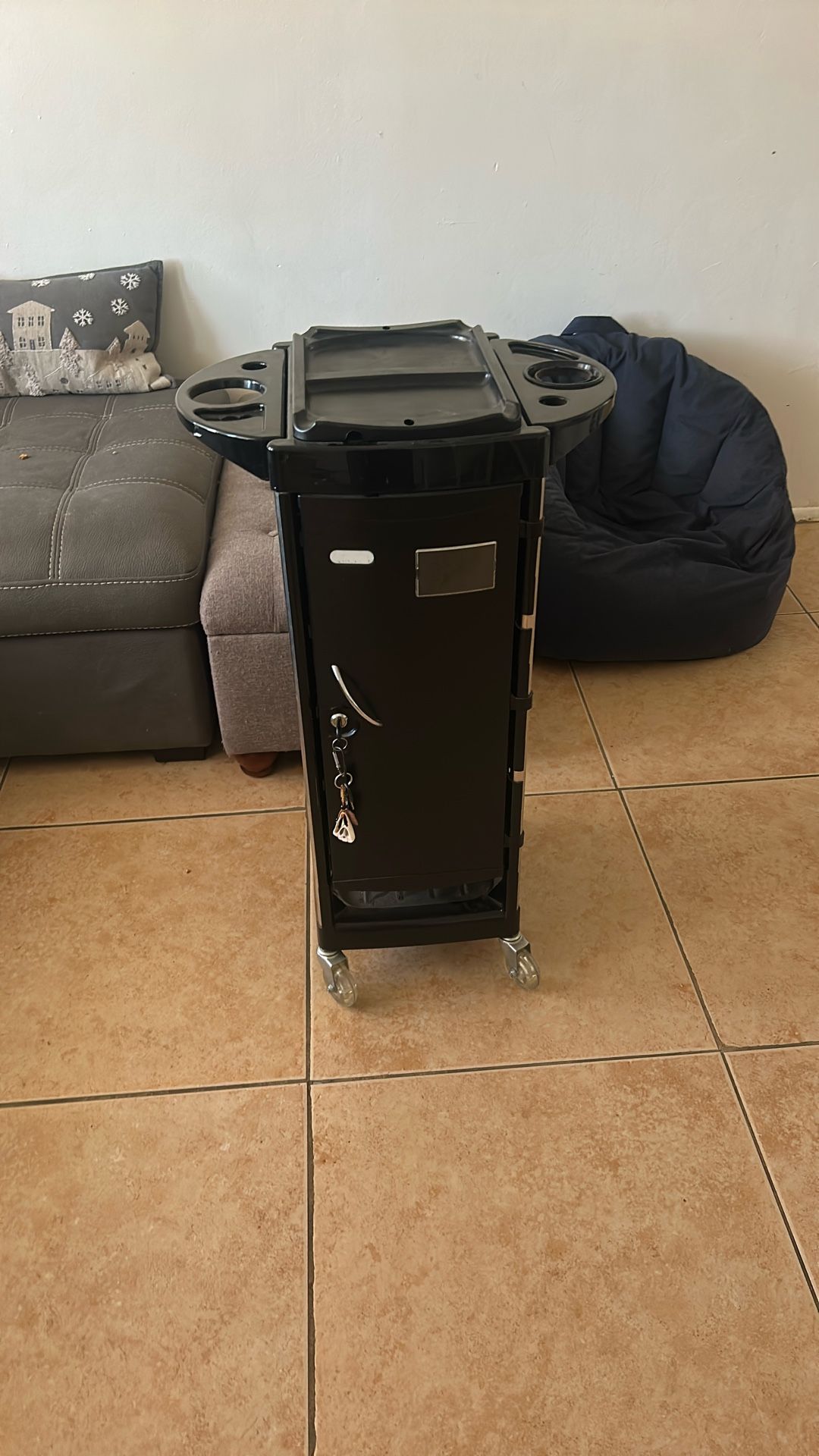 Six layer beauty, roller trolley