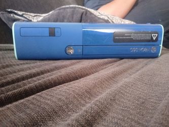 BLUE XBOX 360 E CONSOLE