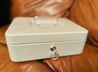 White Metal Cash Box with Key Lock