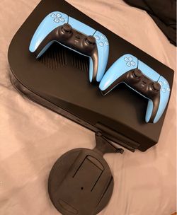 Ps5 (disc) w/ 3 controllers (x1 black Dual Sense Edge)