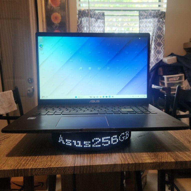 Asus Laptop 15.6" 😊 256GB SSD