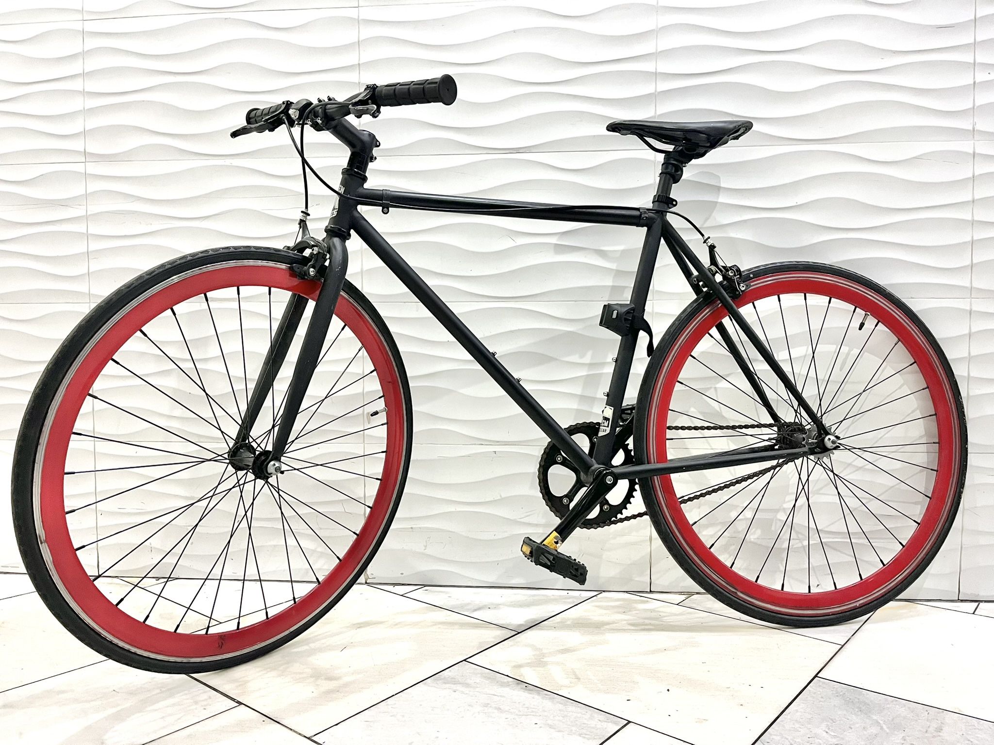 Single Speed “Fixie” Commuter Bike