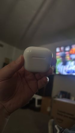 AirPods 4 noise cancelling