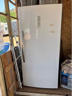 Frigidaire, no freezer, works well