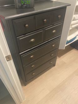 5 Drawer Wooden Dresser