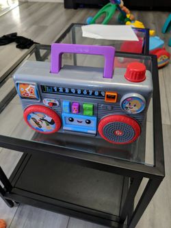 Fisher-Price Baby Busy Boombox