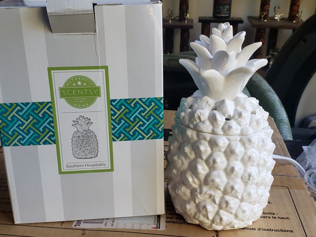 Scentsy Warmer Pineapple Warmer