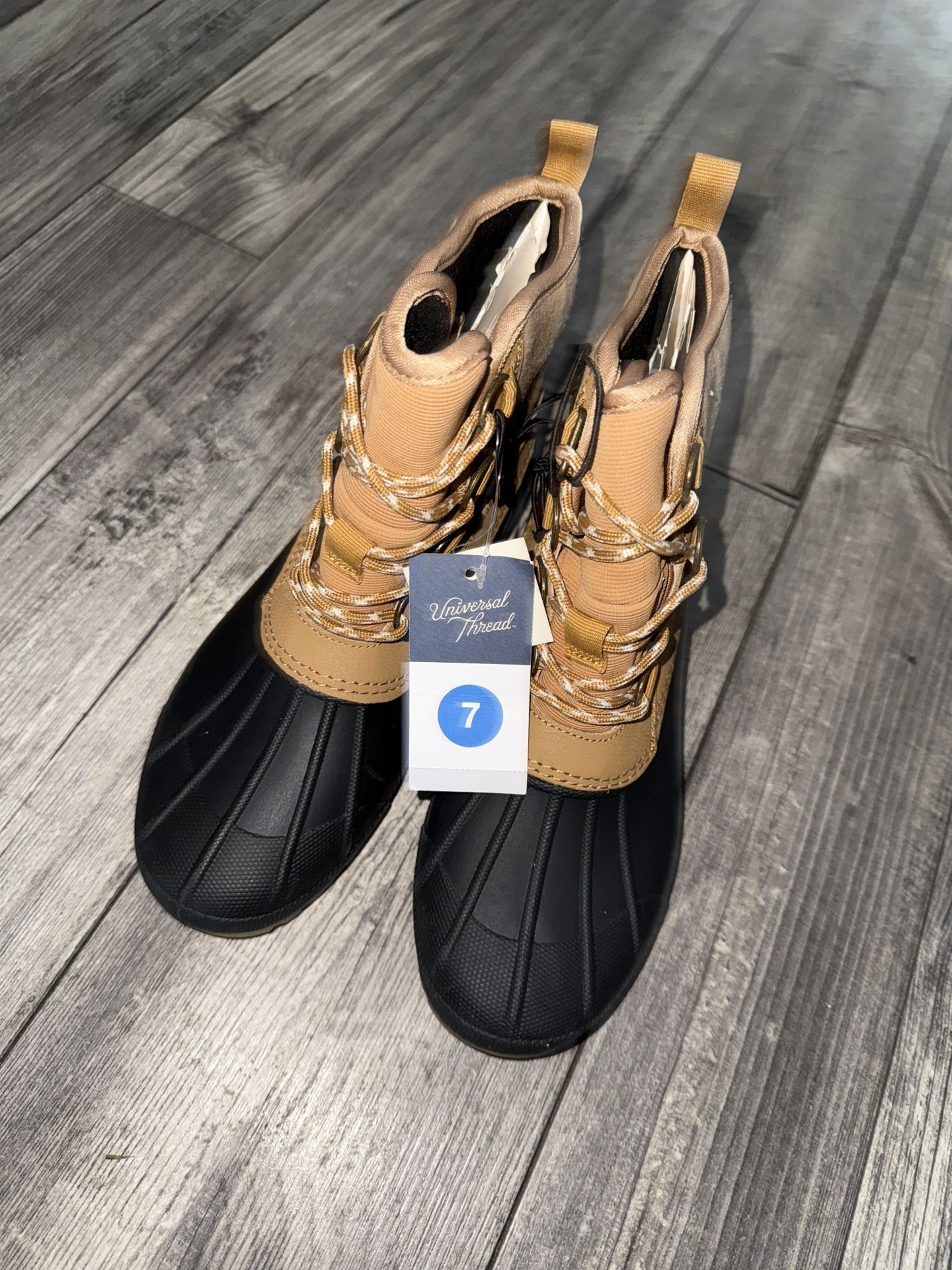 Snow Boots Women Size 7 Nueva’s