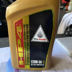 Ten bottles of Honda Pro HP4 20w-50 SJ 4-stroke motor Oil