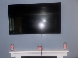 Hisense Roku 60 inc Flat Screen TV