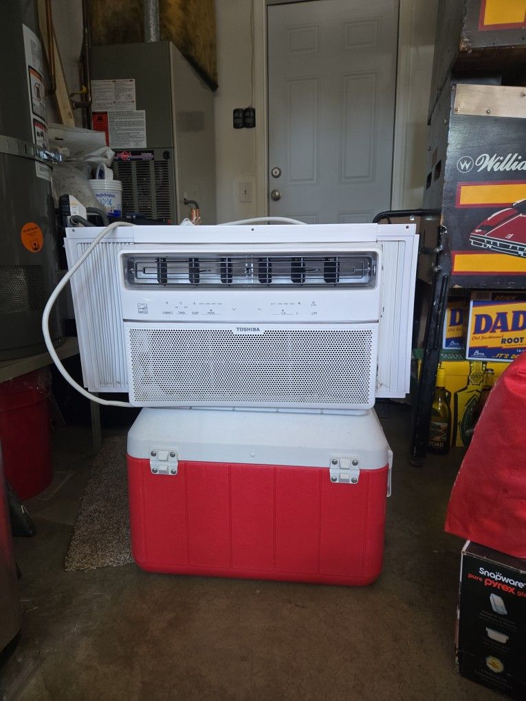 Air conditioner 8000 Btu.