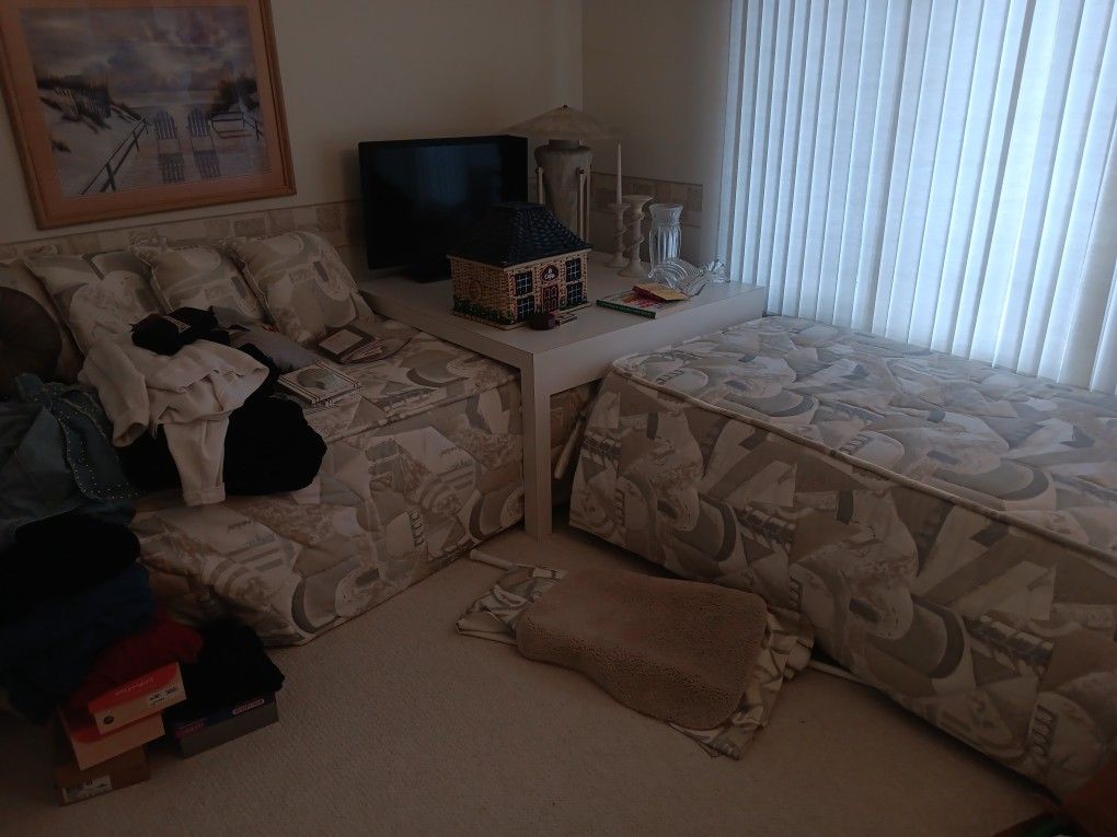 2 Twin Beds Rarely Used, Includes Corner Table And Covers