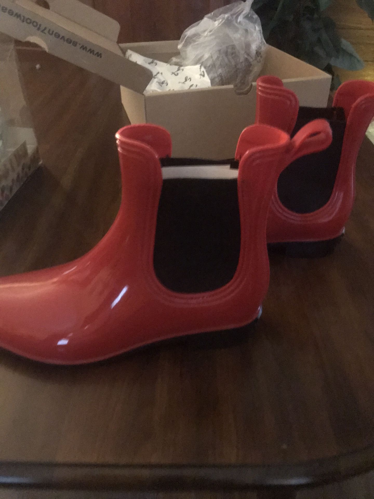 Rain boots NEW