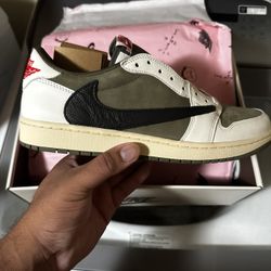 Travis Scott Reverse olive 