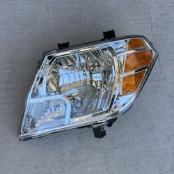 Nissan Frontier Left Side Headlight 