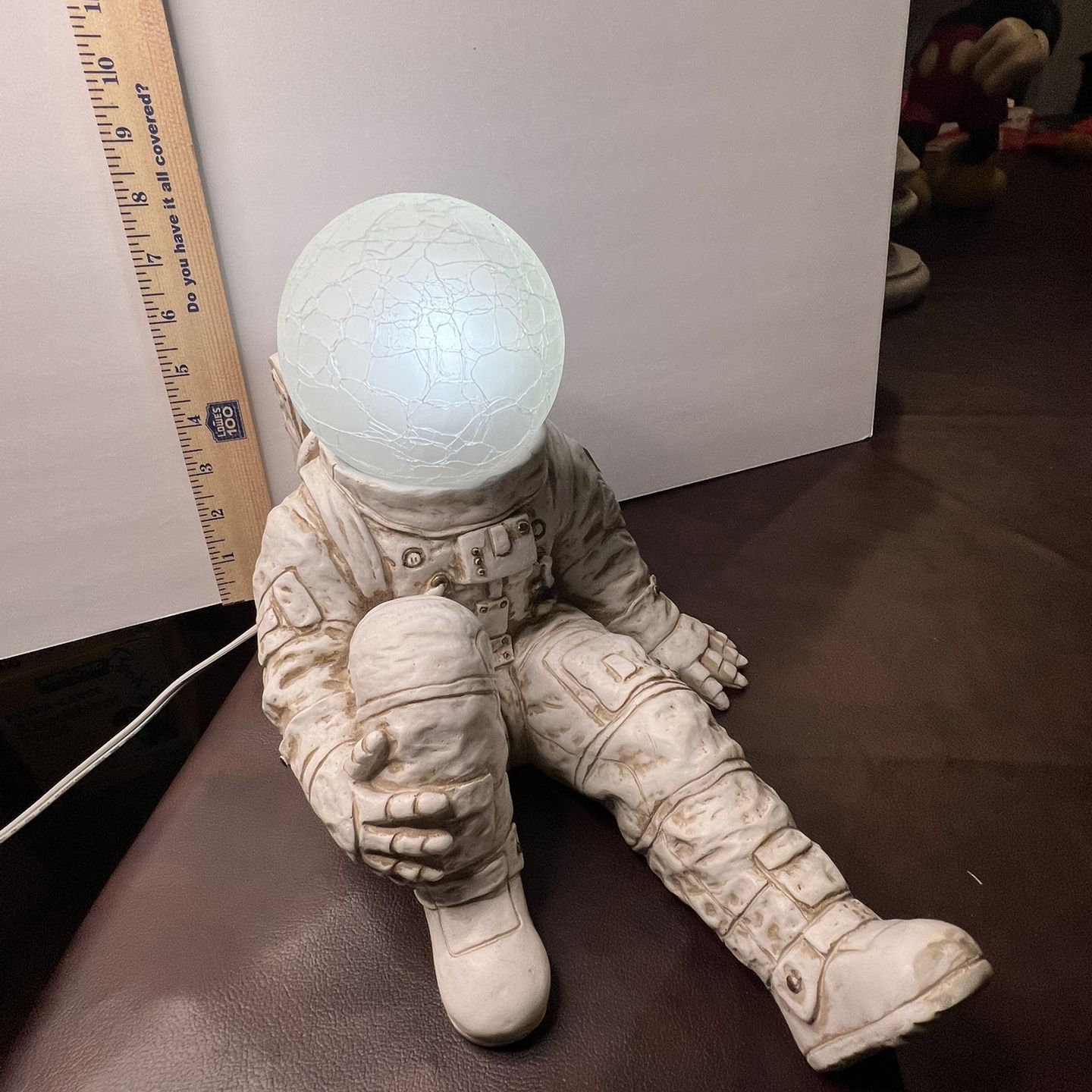 Astronaut Globe Lamp 