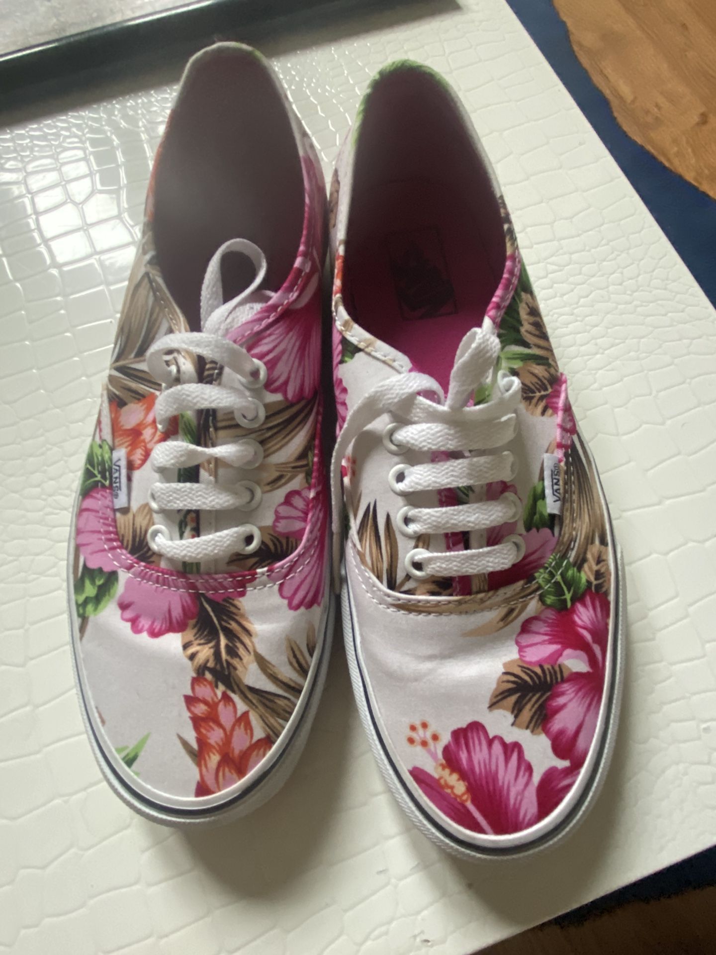 Rare Beautiful Floral Print vans W10 Fits Like A 9