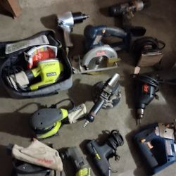 Miscellaneous Lot Of Tools