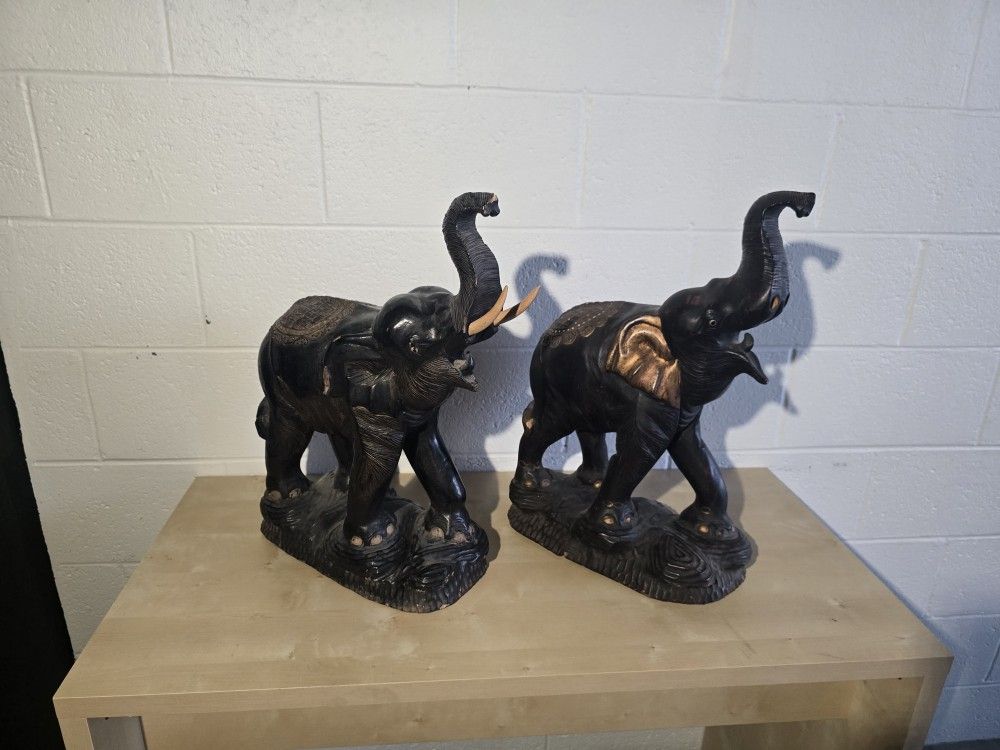 Solid Wood Carved Elefantes 🐘