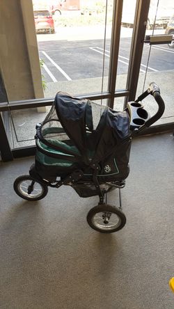 Three-Wheel Jogging Stroller with Canopy