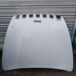 2015-2018 Jepp Cherokee Hood