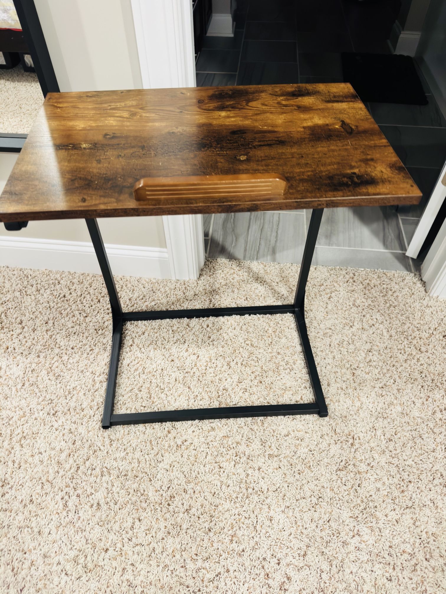 Adjustable Computer Desk With Inclination