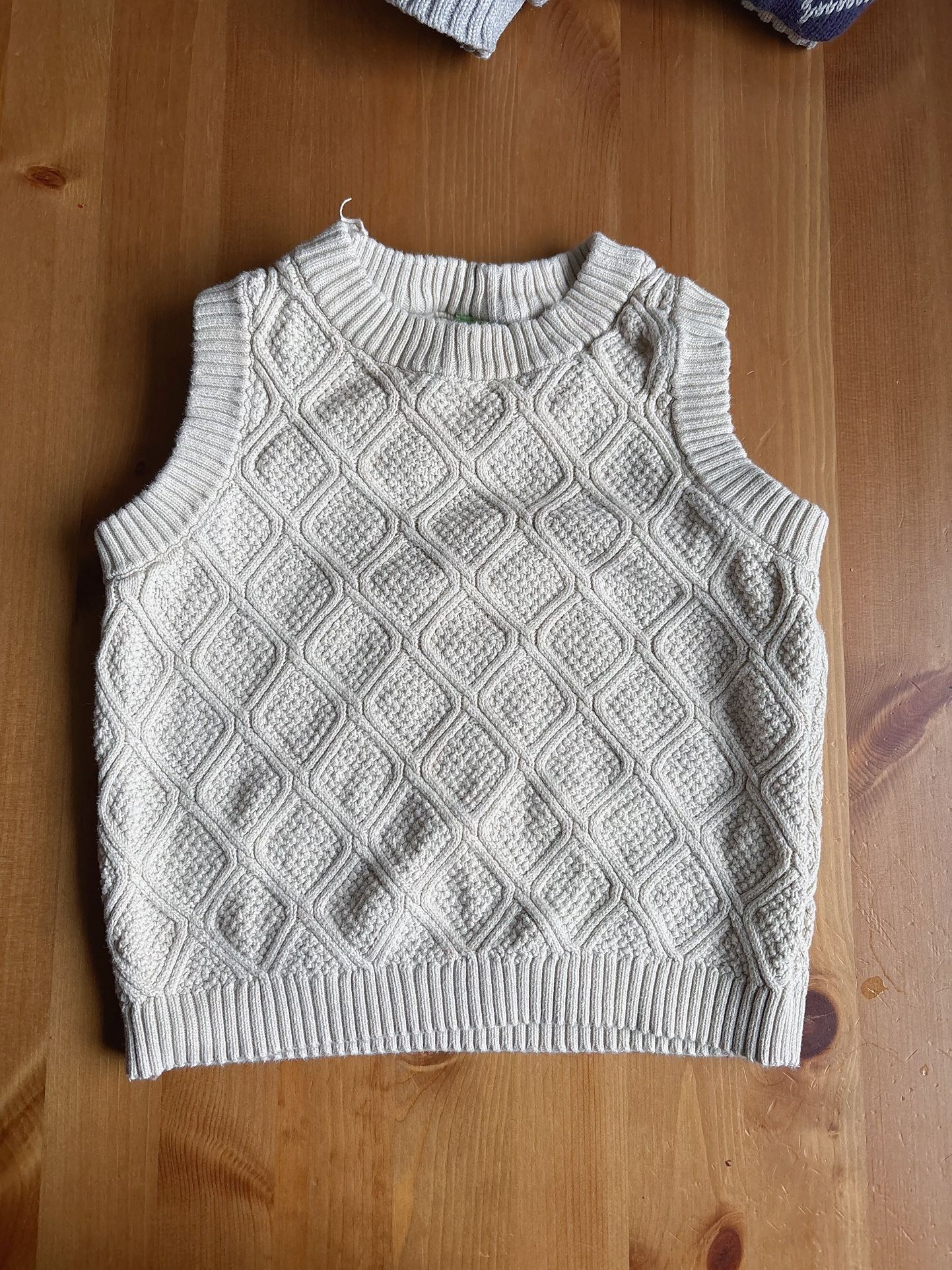 kid vest white series unisex baby vest infant boy sleeveless top toddler girl sweater pull over size 12-18 months Comes from pet free smoke free home