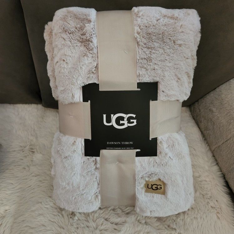 UGG Dawson Throw Blanket NWT for Sale in San Diego CA OfferUp