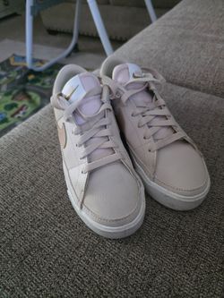 Womens nike size 6.5