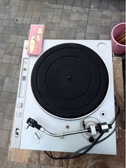 Sony turntable with accessories
