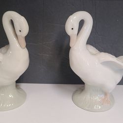 Vintage Pair Of Duncan Royale Fine Porcelain Swan Figurines 