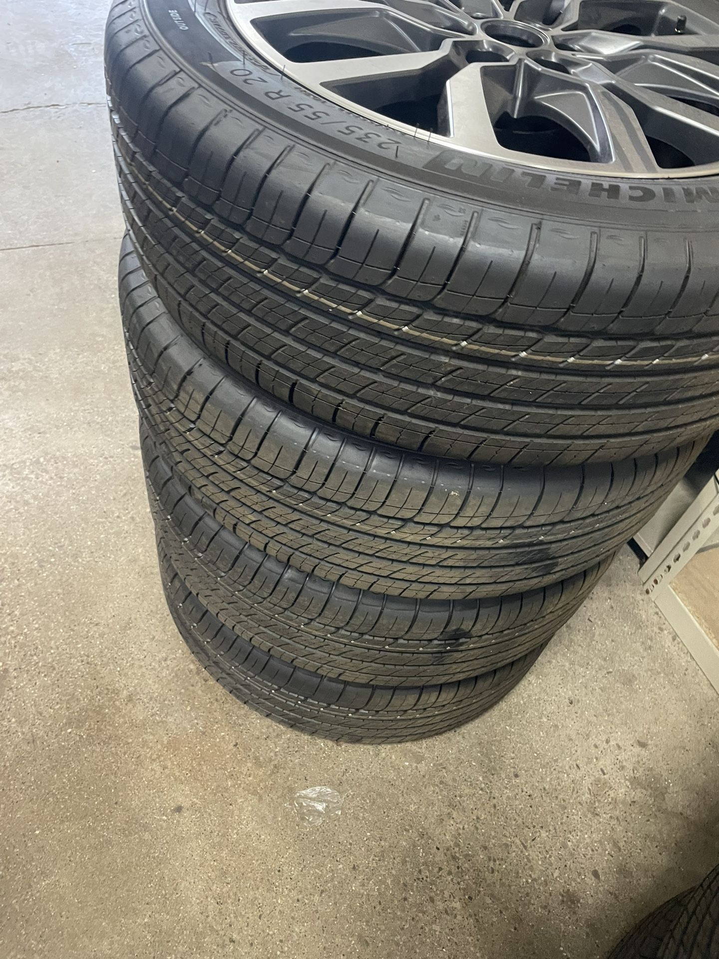 XT5 And XT6 Wheels And Tires