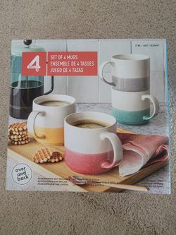 SET OF 4 MUGS
ENSEMBLE DE 4 TASSES
JUEGO DE 4 TAZAS