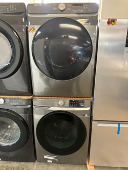 SET FRONT LOAD WASHER AND DRYER