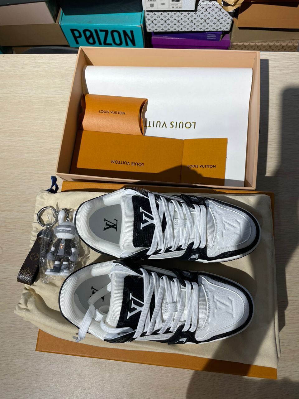 Louis Vuitton Trainers White And Black