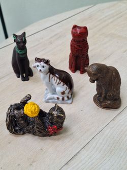 5 The Franklin Mint Cat Figurines