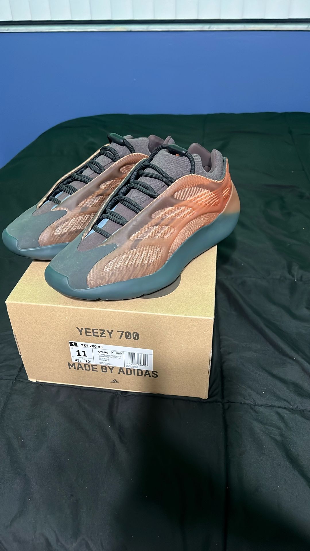 Yeezy 700 V3